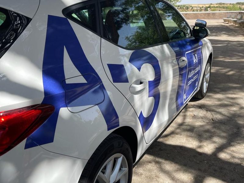 Un vehículo de Autoescuela A-3